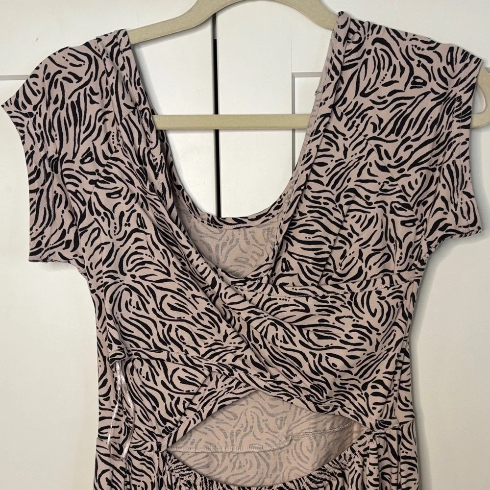 Chic Brown and Cream Patterned Midi Dress - Picture 5 of 6